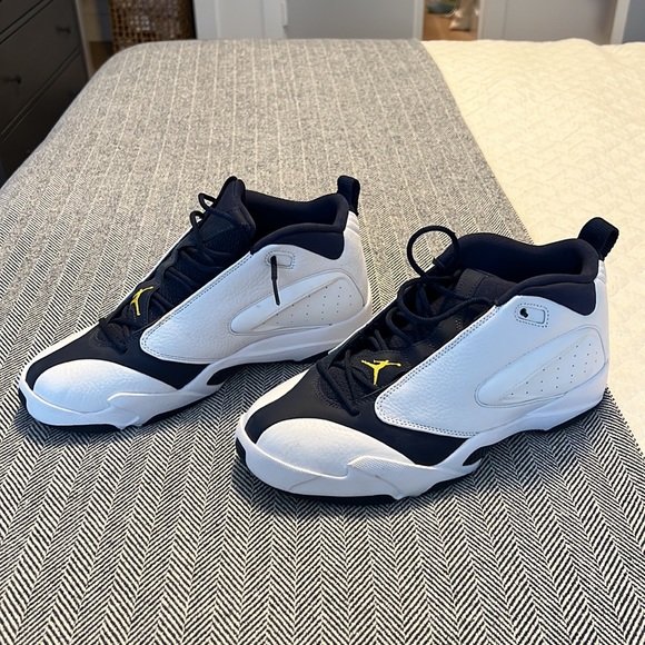 Nike Air Jordan Jumpman Quick 23 AH8109-104 Retro White Navy RARE
